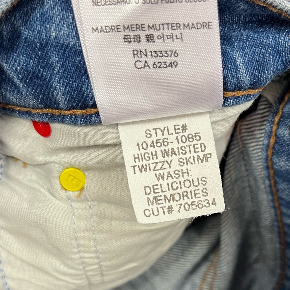 Mother Denim SNACKS High Waisted Twizzy
Skimp Jeans Size 26 NWOT - Picture 7 of 9